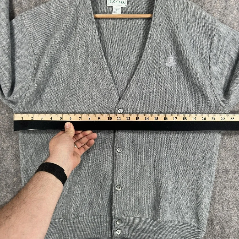 Vintage IZOD Sweater Mens‎ Large Gray Acrylic Cardigan Made USA V Neck Logo